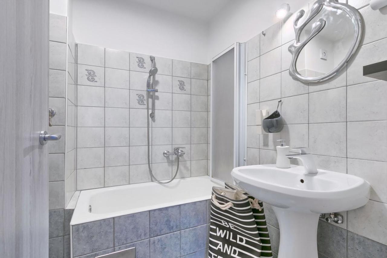 Modern Oasis Apartment Pula Ngoại thất bức ảnh